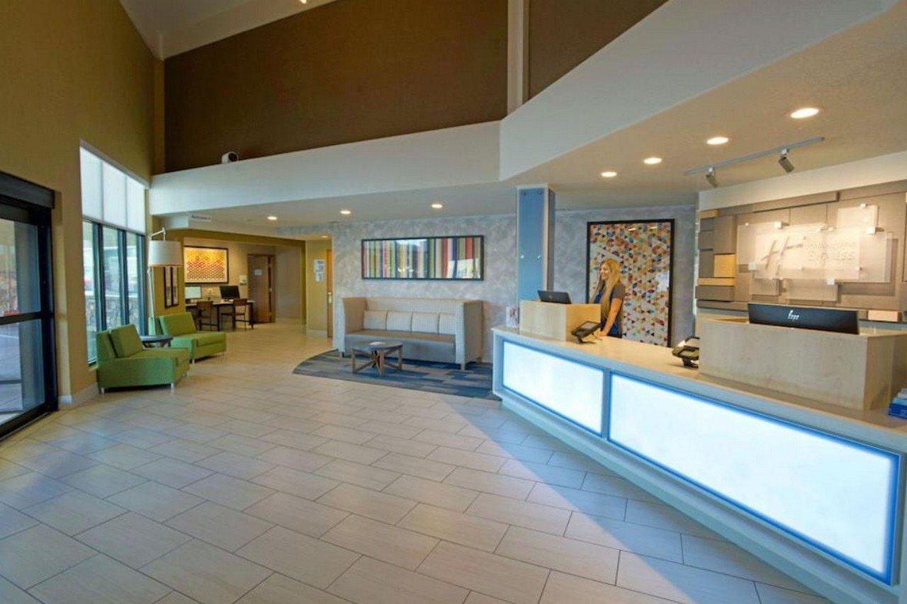 Holiday Inn Express & Suites קניונוויל מראה חיצוני תמונה