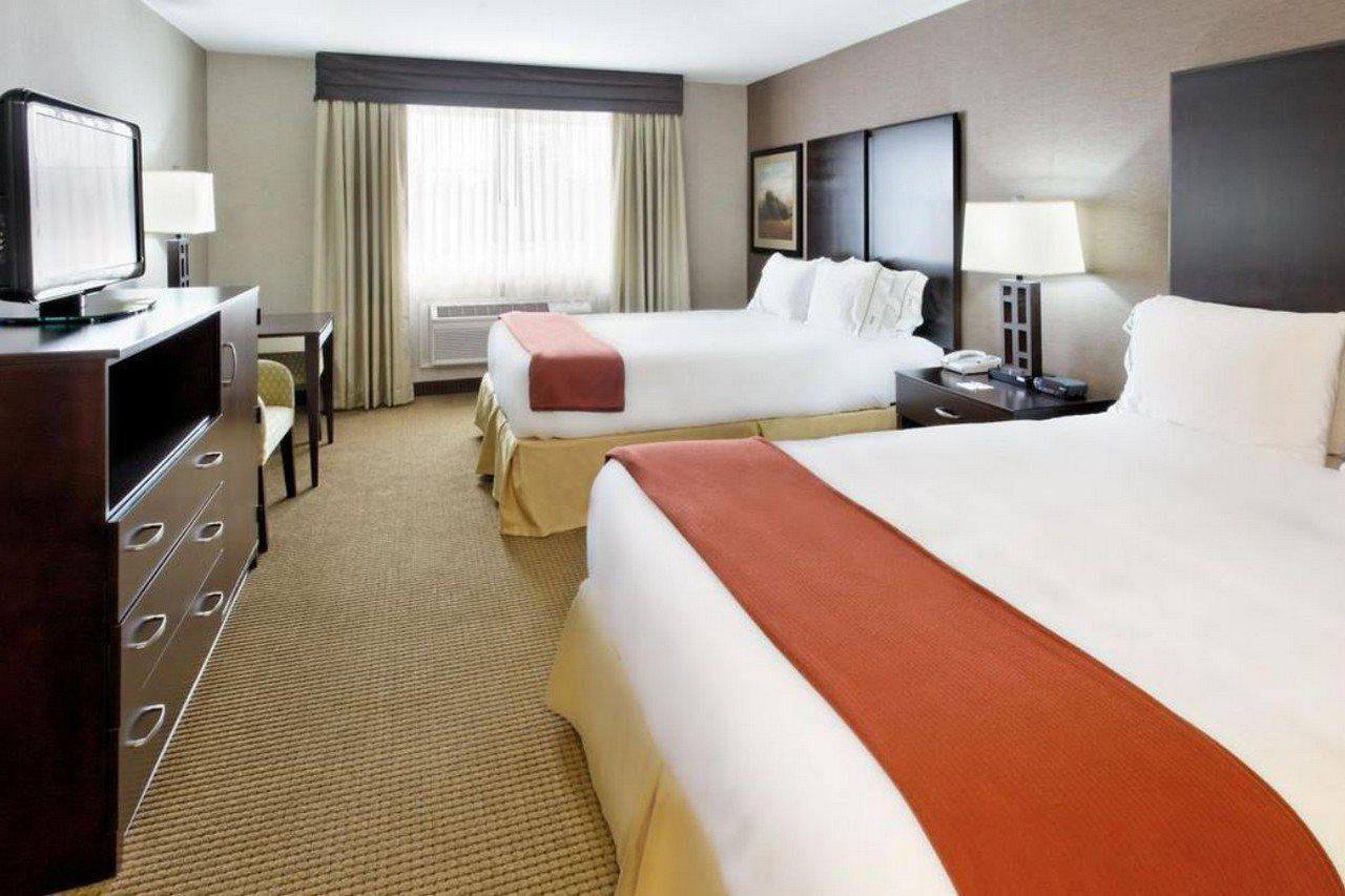 Holiday Inn Express & Suites קניונוויל מראה חיצוני תמונה