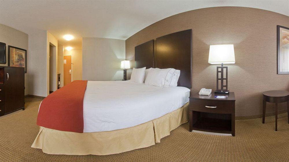 Holiday Inn Express & Suites קניונוויל מראה חיצוני תמונה