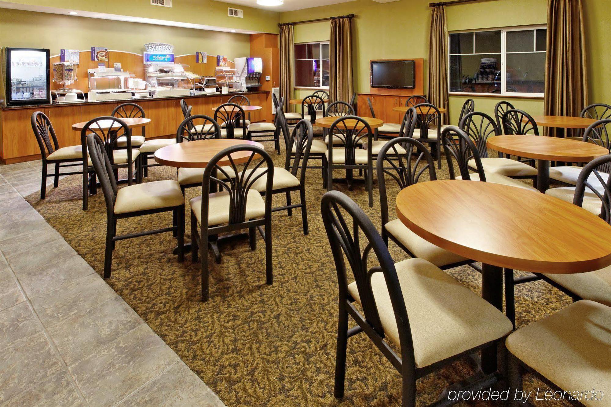 Holiday Inn Express & Suites קניונוויל מסעדה תמונה