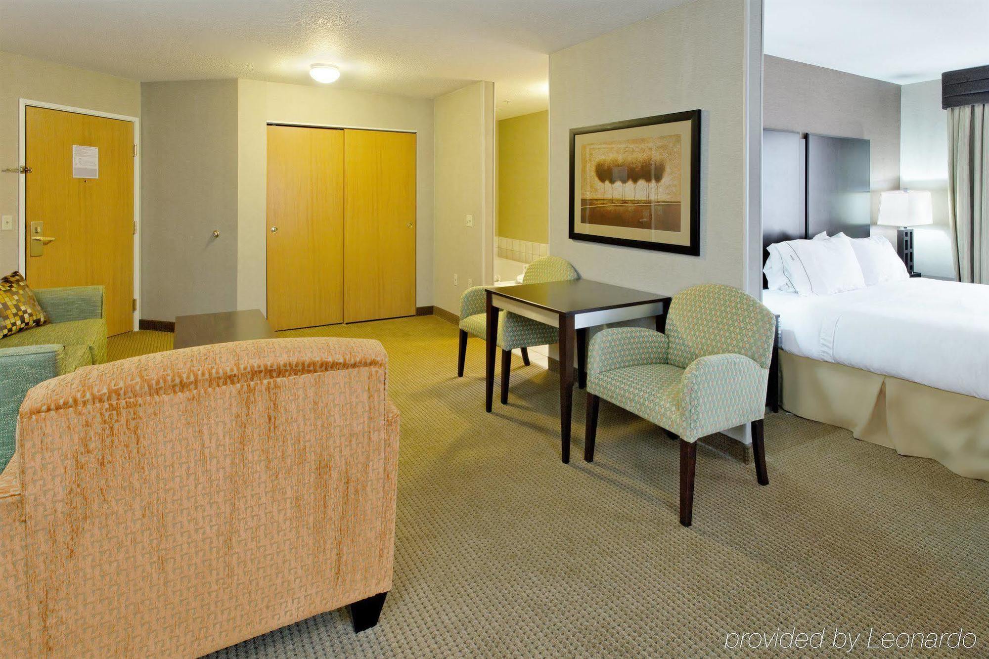 Holiday Inn Express & Suites קניונוויל חדר תמונה