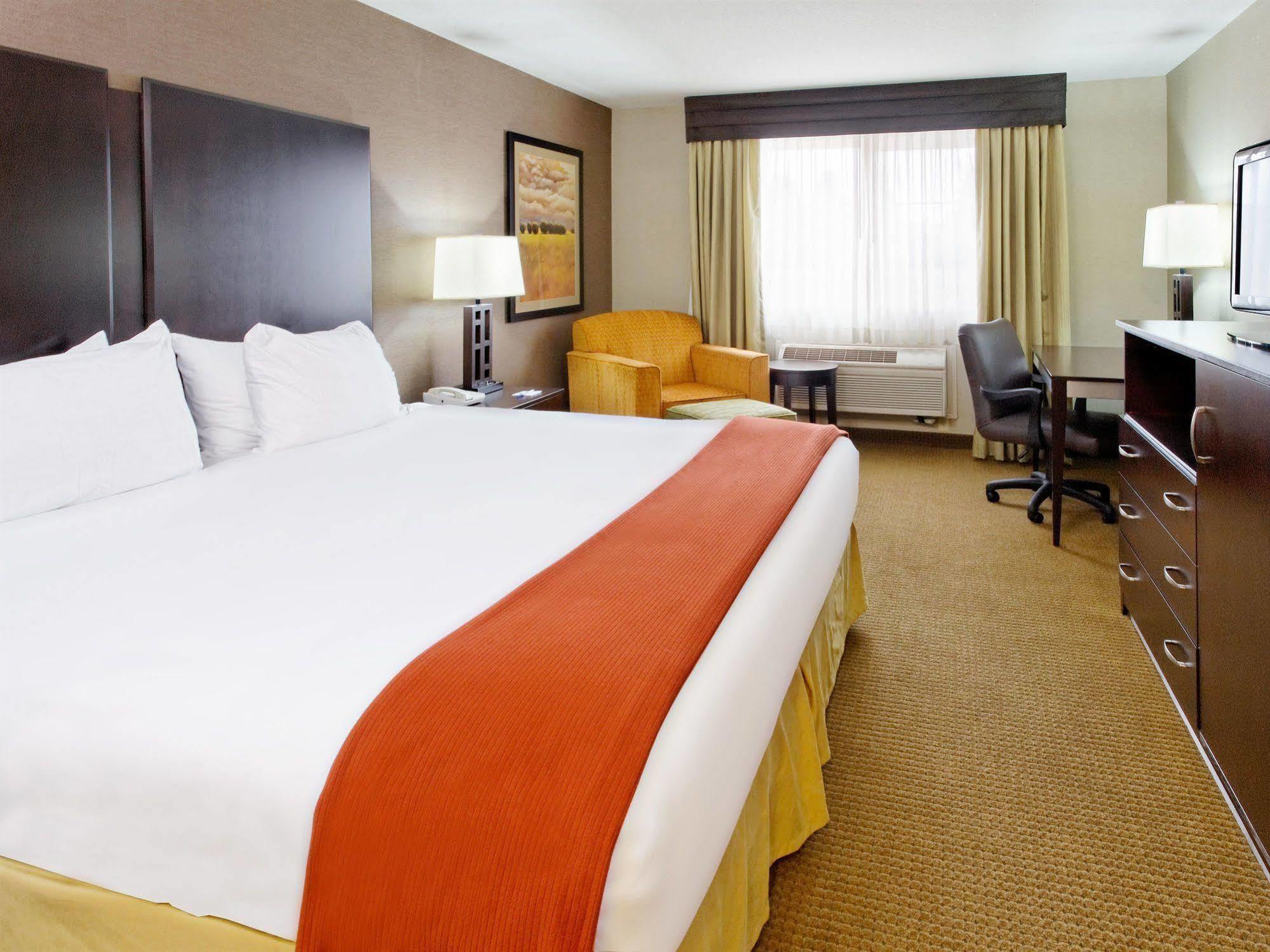 Holiday Inn Express & Suites קניונוויל מראה חיצוני תמונה