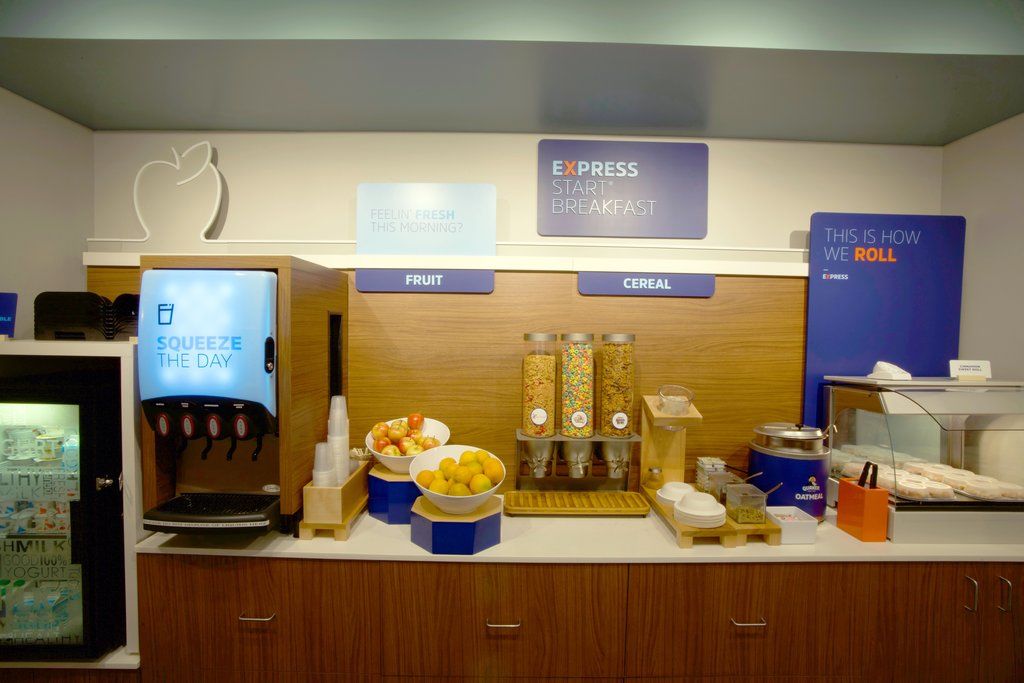 Holiday Inn Express & Suites קניונוויל מראה חיצוני תמונה