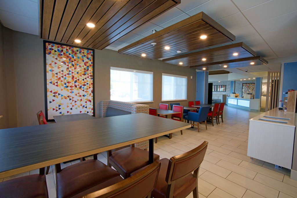 Holiday Inn Express & Suites קניונוויל מראה חיצוני תמונה