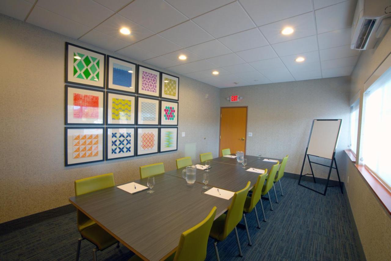 Holiday Inn Express & Suites קניונוויל מראה חיצוני תמונה